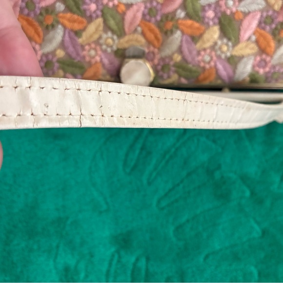 Vintage Florsheim serenades tapestry purse 1960s - Picture 3 of 6